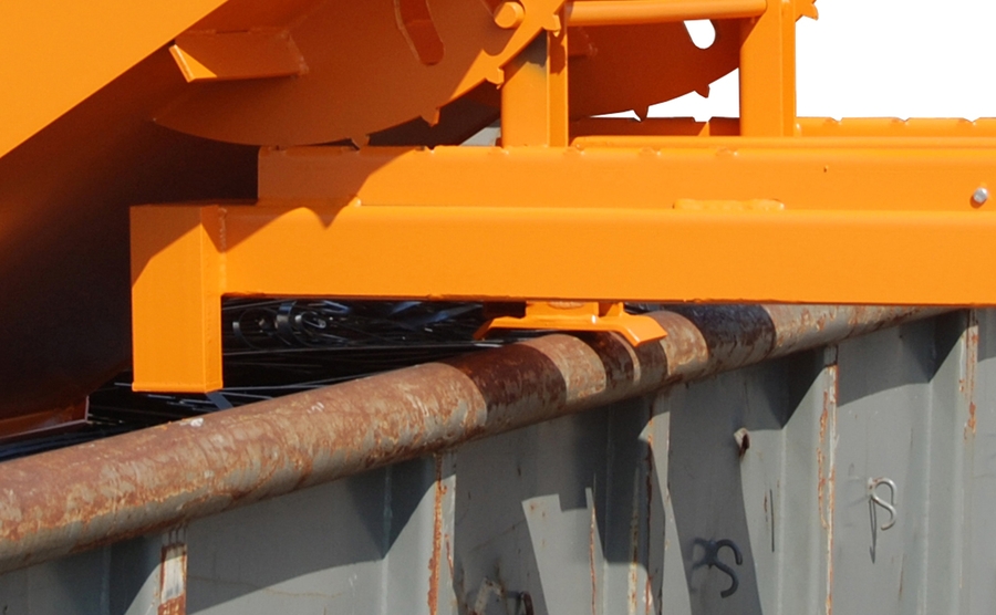 Bauer SK Kippbehälter lackiert, Abrollmechanismus, Automatische Entriegelung, für Stapler 02